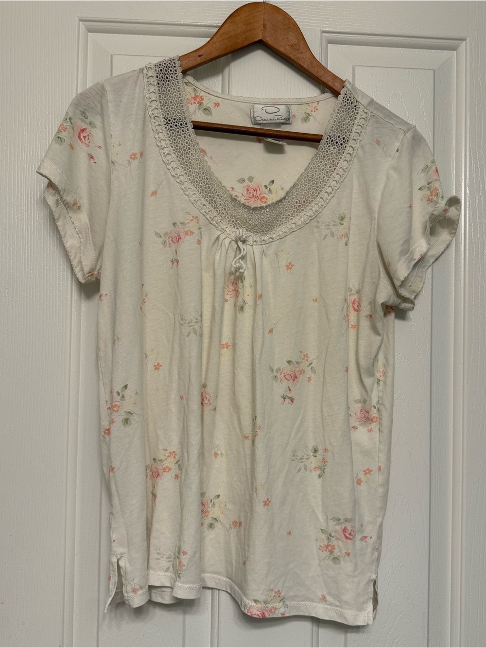Oscar de la Renta Floral Knit Top with Lace Trim Neckline - Medium